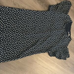 H and M women’s dress like new. Size 6